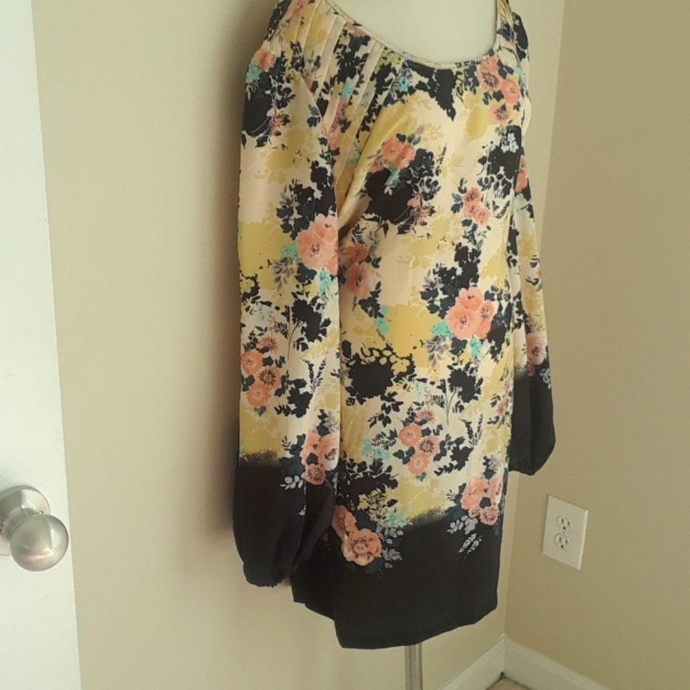 Dress - Picture 2 of 5